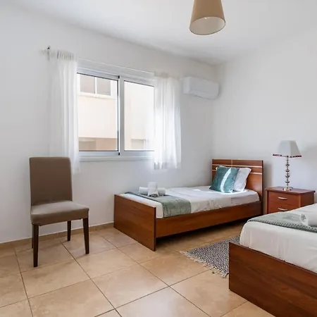 Levante - 2-br & Terrace In *